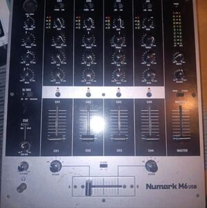 Numark M6 4-Channel USB DJ Mixer ( no wires)